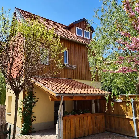 Burgfried בית נופש ורניגרוד